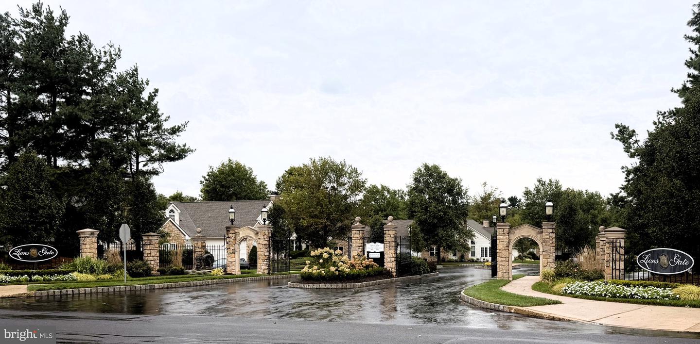 120 Cotswold Ct Property Photo 1