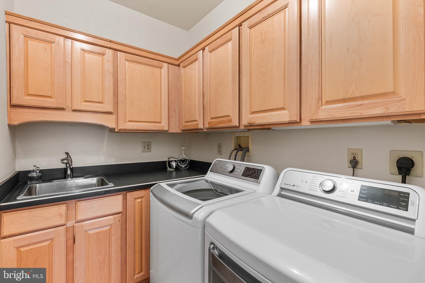 407 Spring Garden Ln Property Photo 26