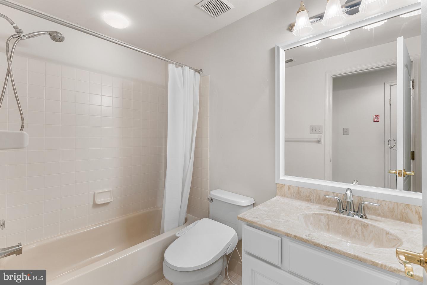 407 Spring Garden Ln Property Photo 31
