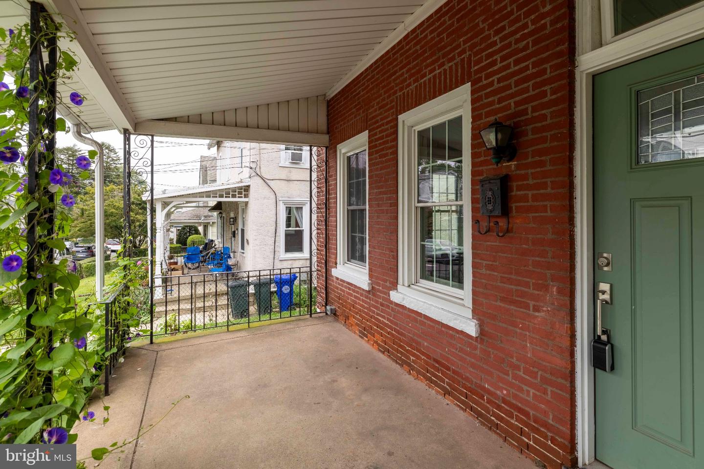 436 Maple St Property Photo 2