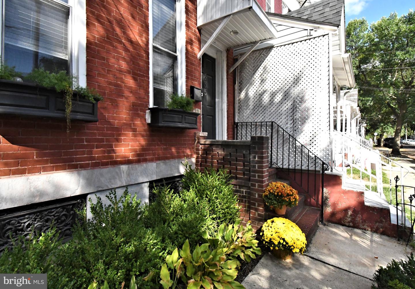 435 Walnut St # Property Photo 2