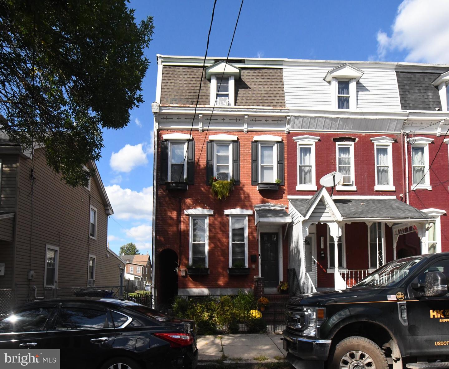 435 Walnut St # Property Photo 5