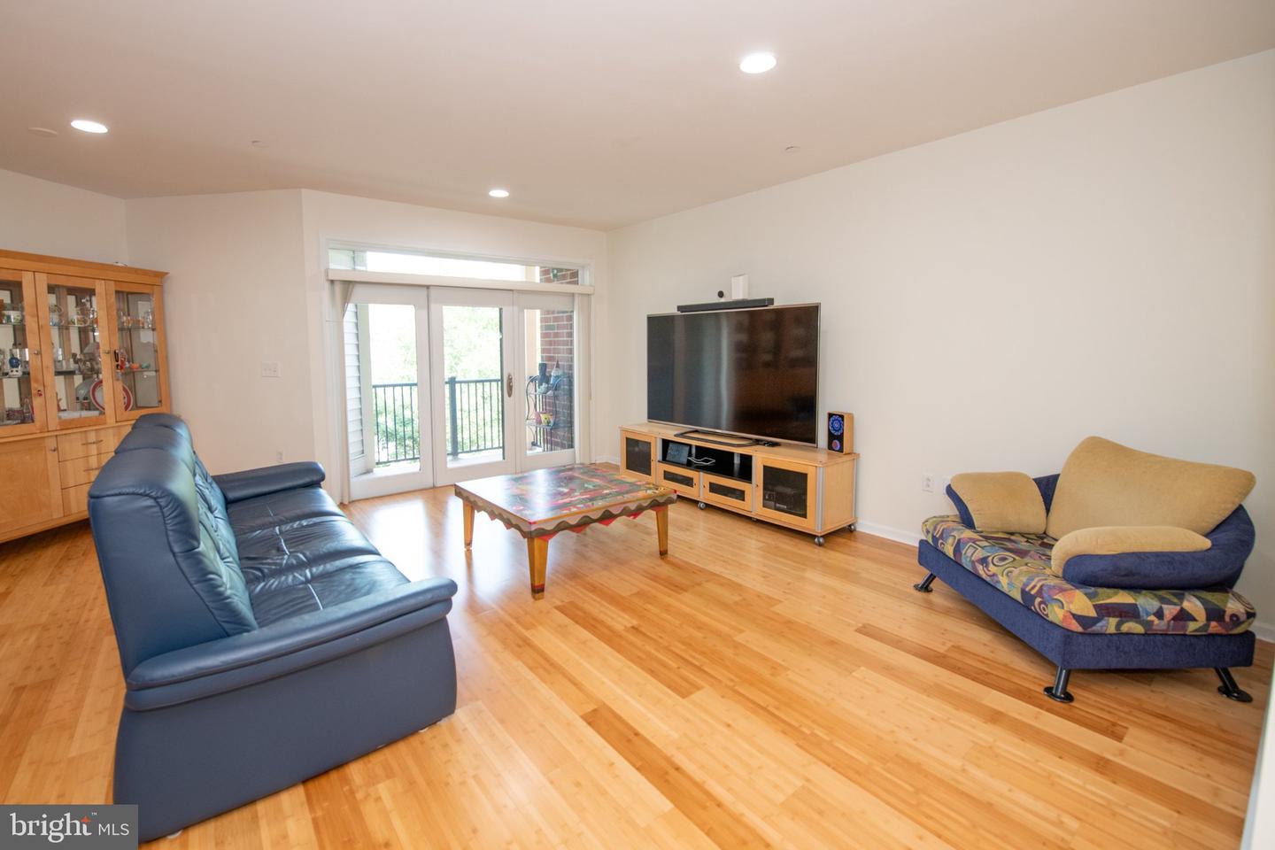 366 Carson Ter Property Photo 6