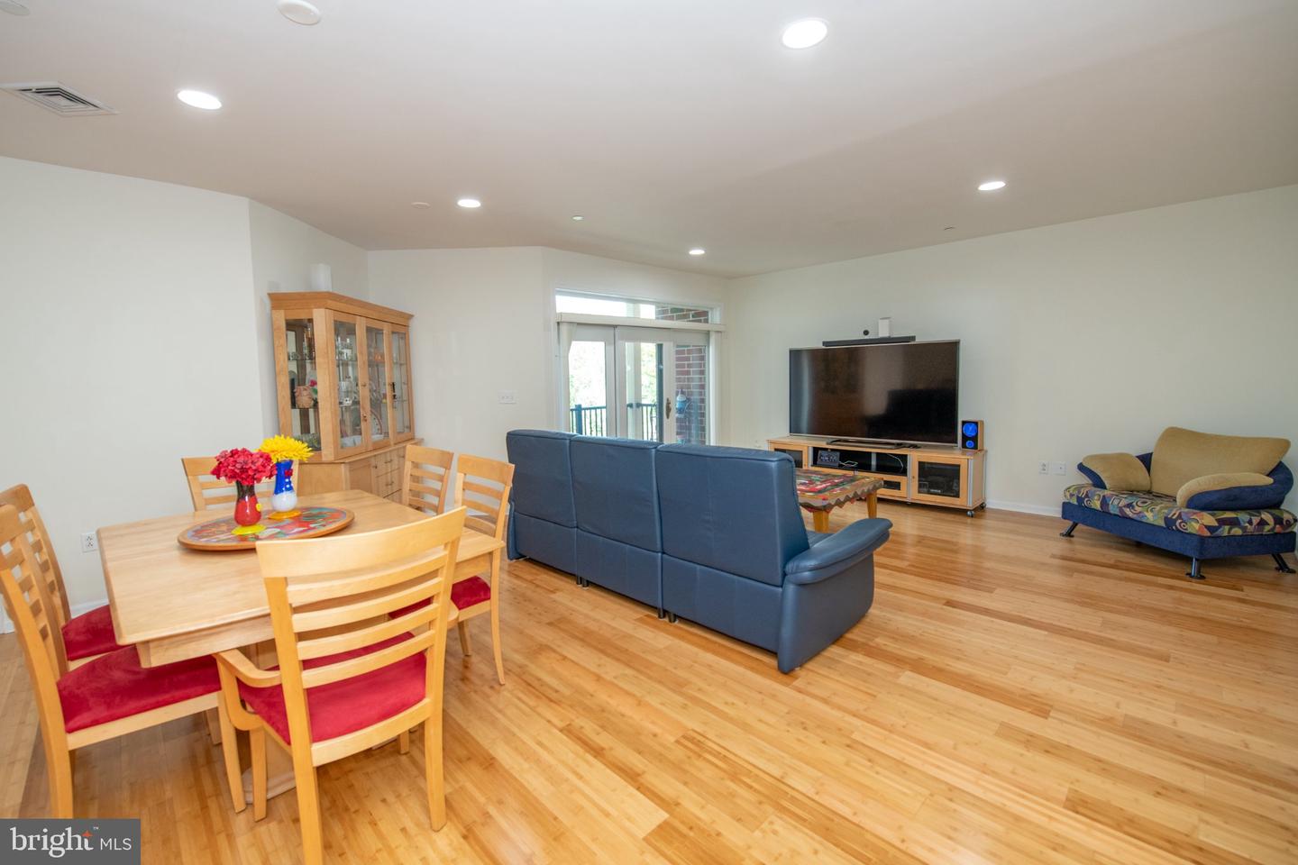 366 Carson Ter Property Photo 7