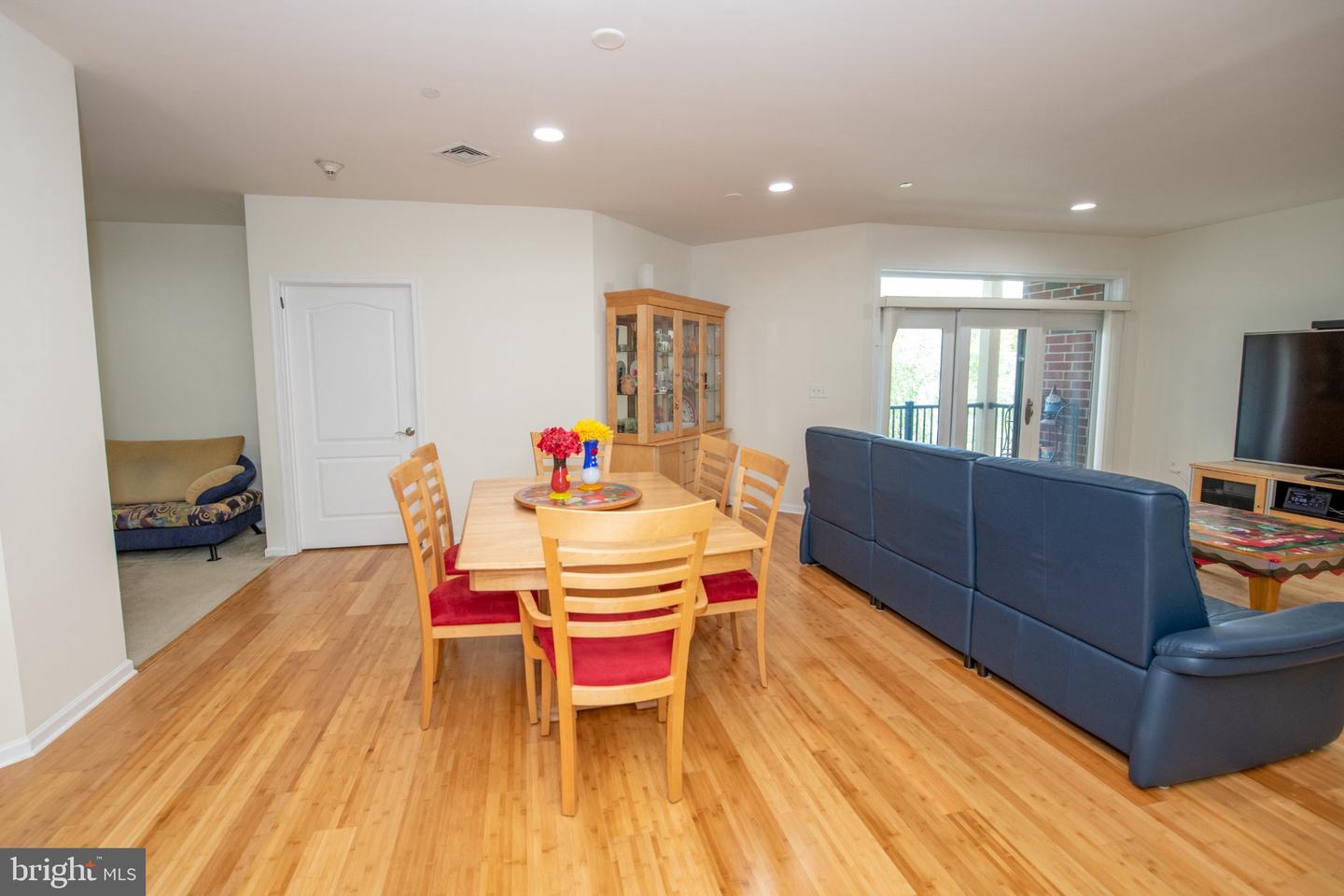 366 Carson Ter Property Photo 8
