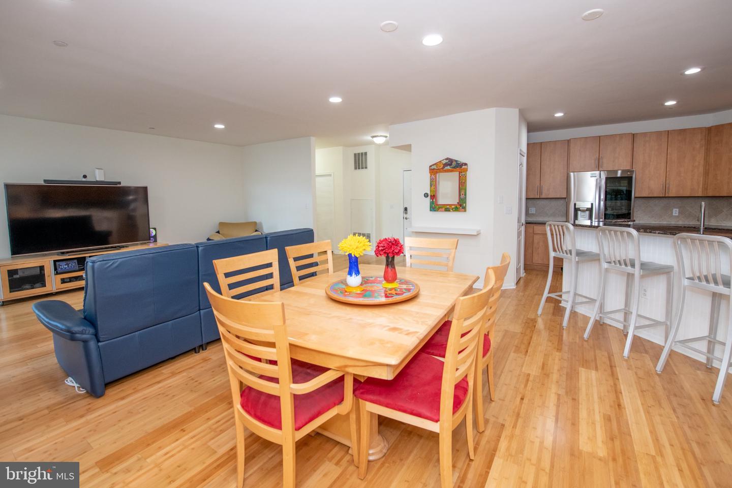 366 Carson Ter Property Photo 9