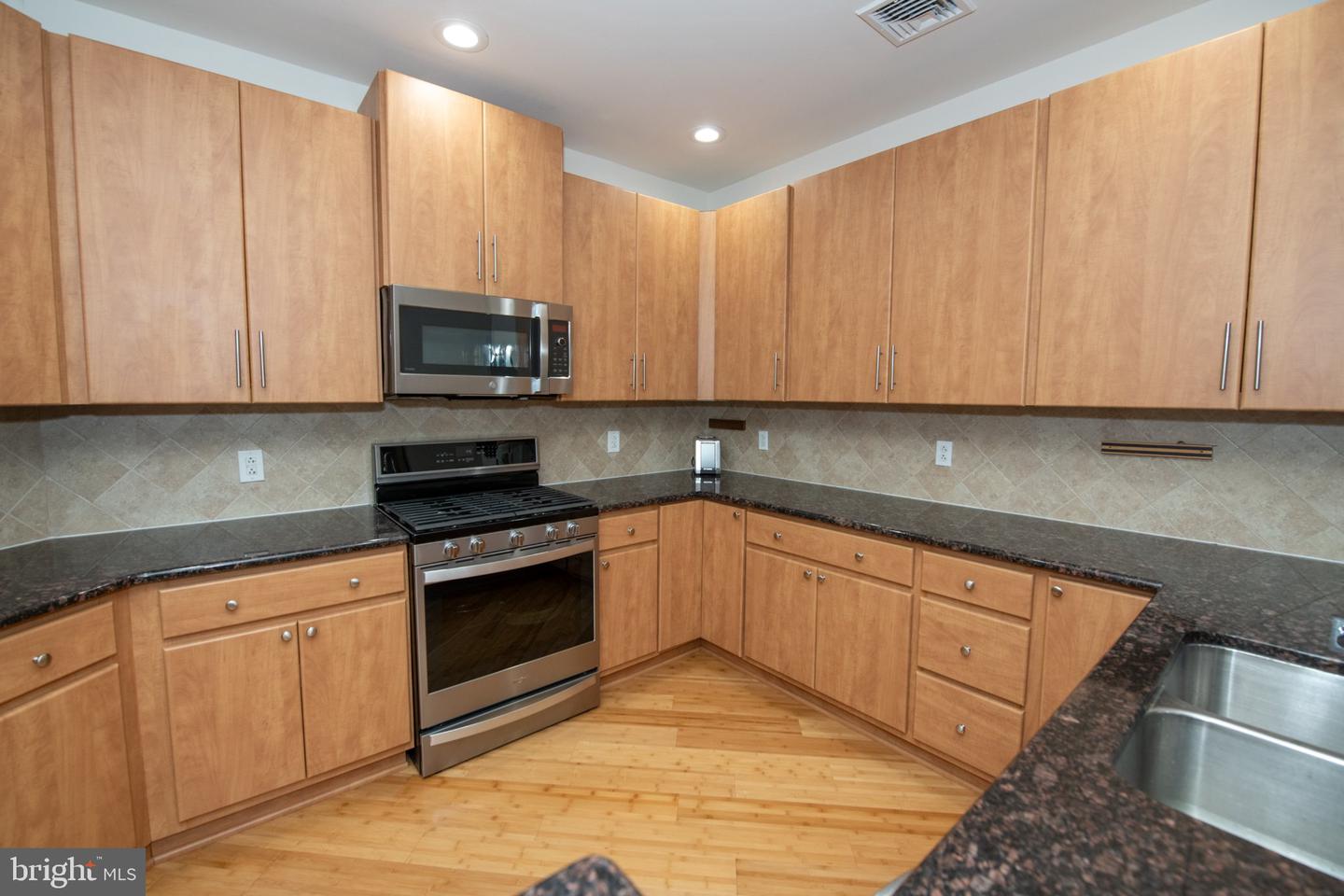 366 Carson Ter Property Photo 12