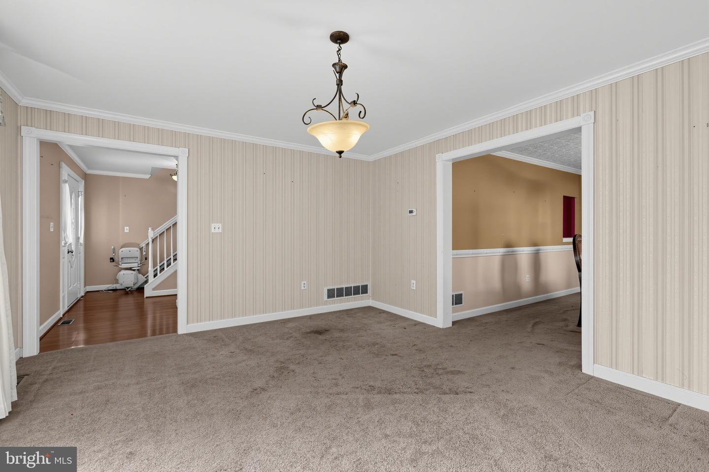 240 Park Ave Property Photo 7