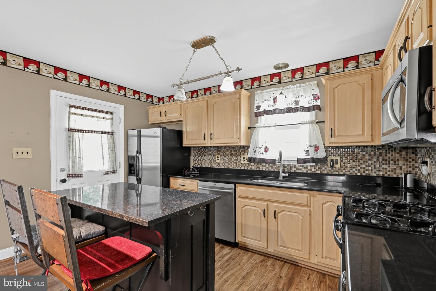 240 Park Ave Property Photo 12