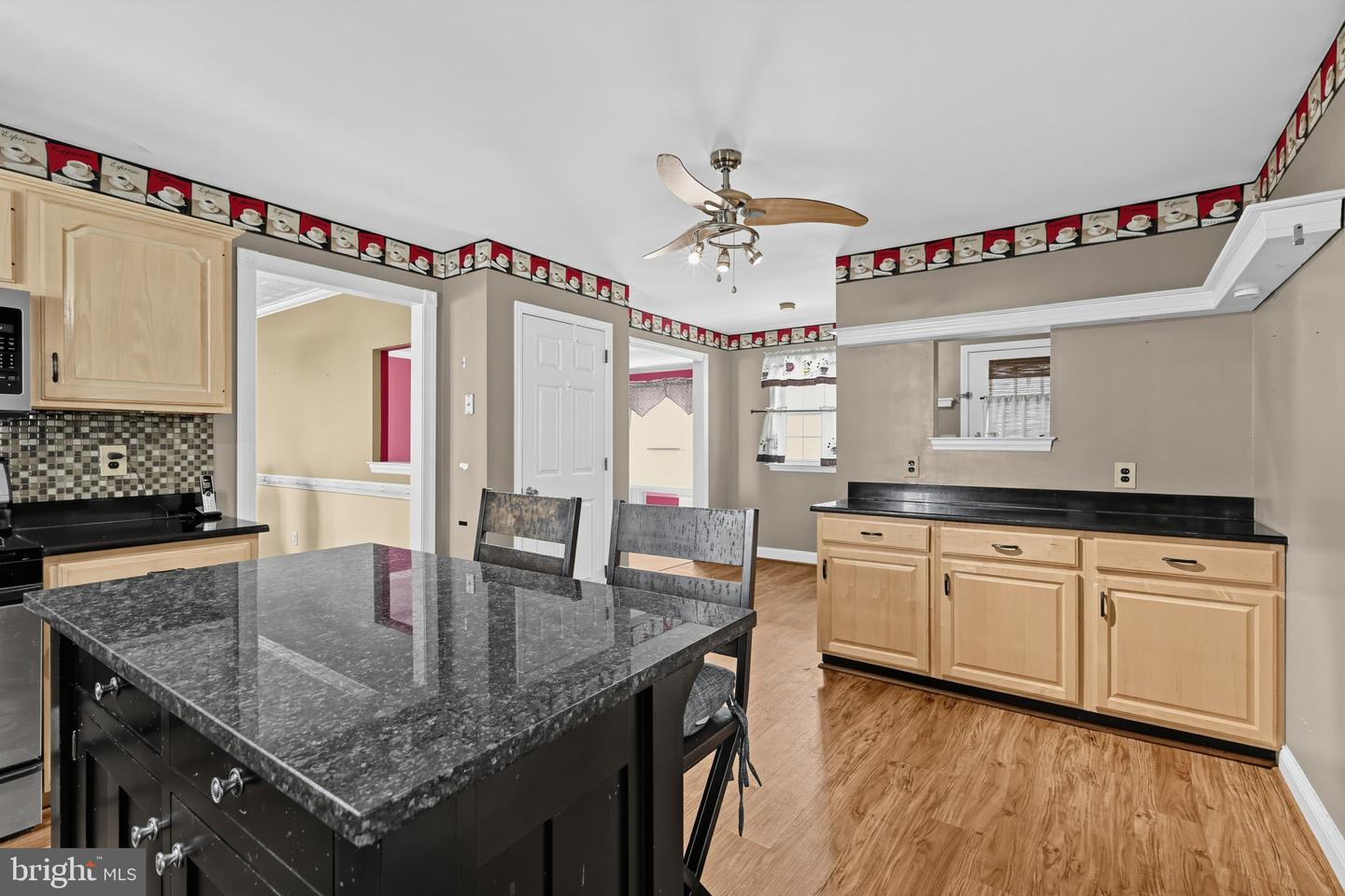 240 Park Ave Property Photo 13
