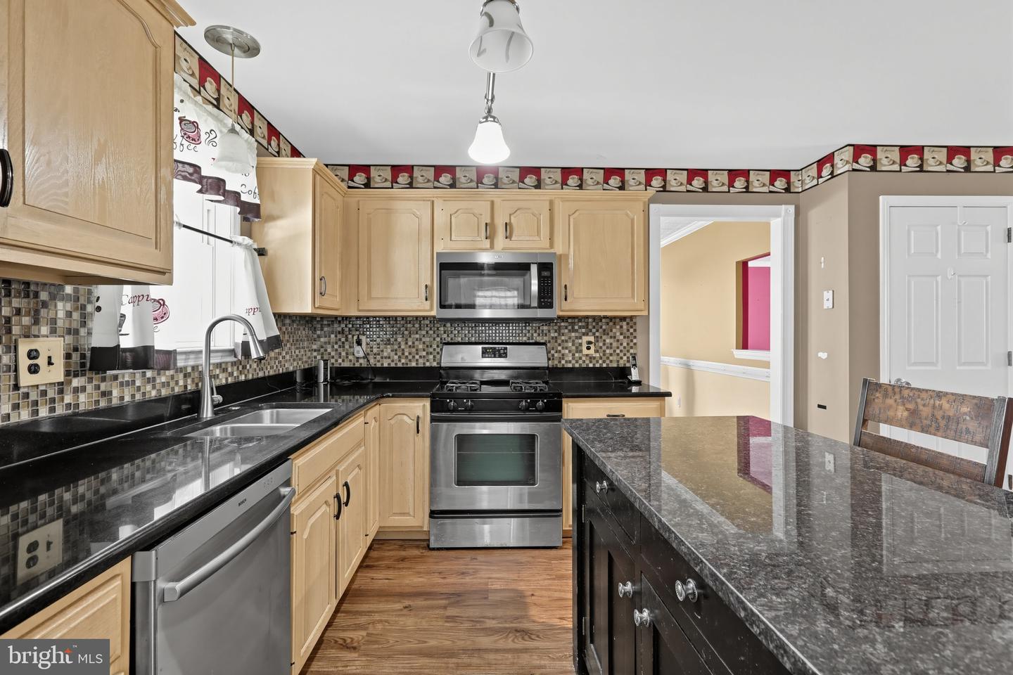 240 Park Ave Property Photo 14