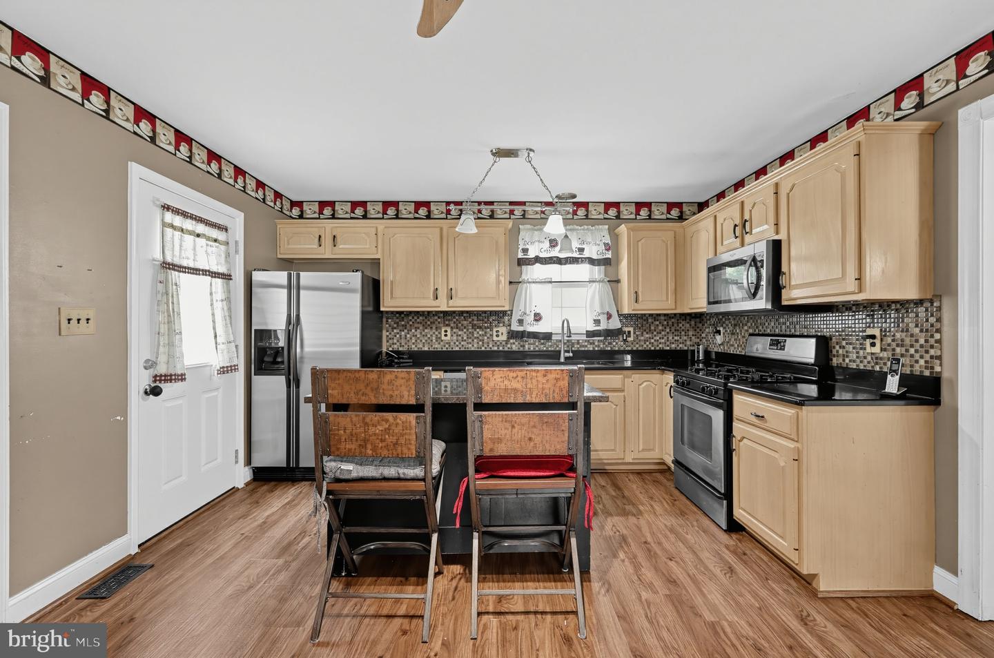 240 Park Ave Property Photo 16