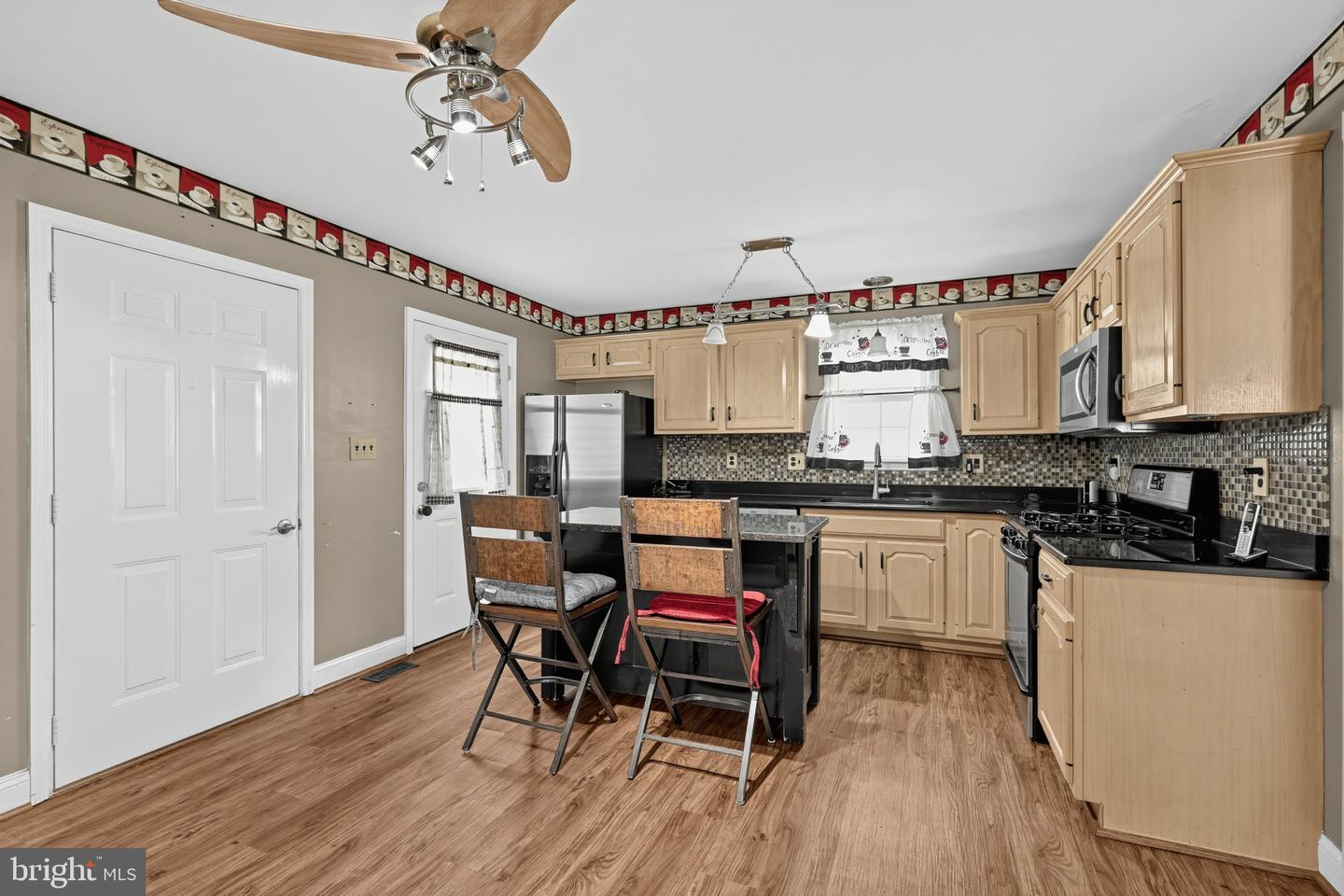 240 Park Ave Property Photo 17