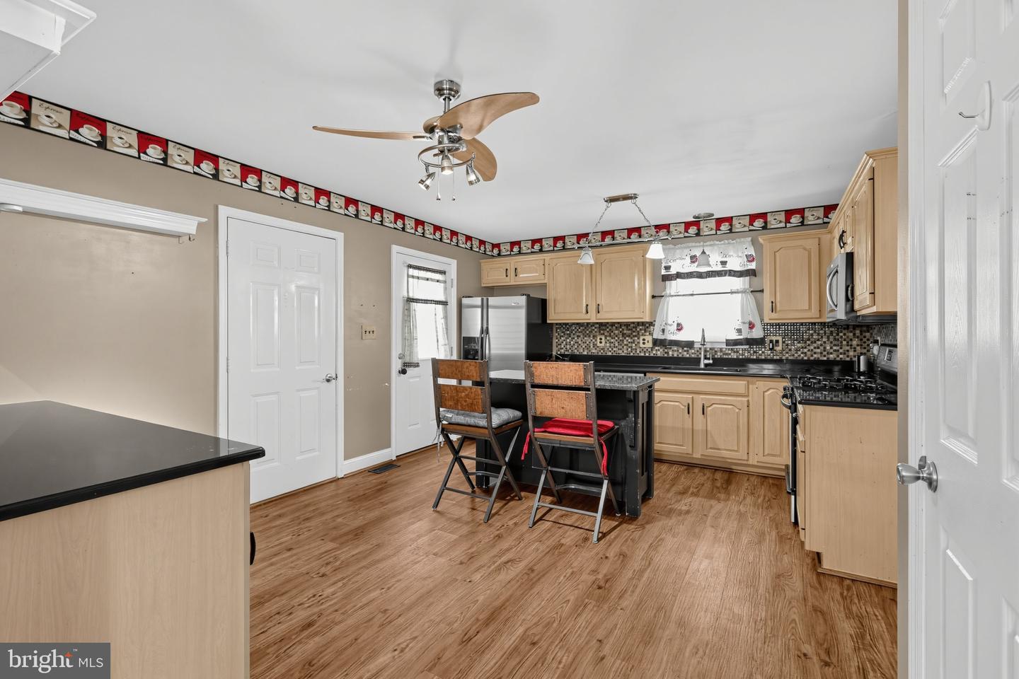 240 Park Ave Property Photo 19