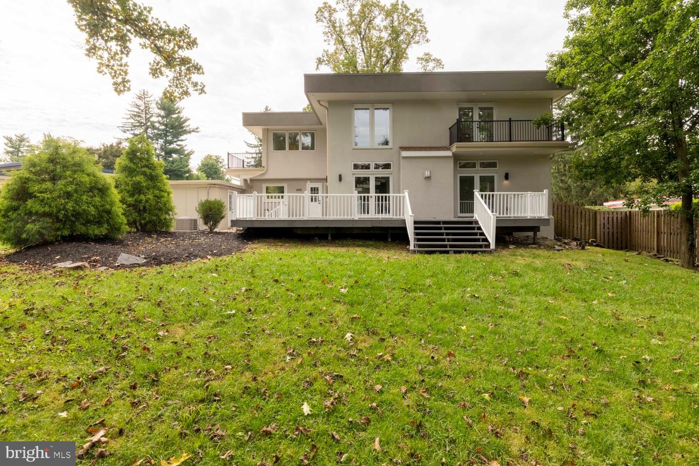 8107 Gladstone Rd Property Photo 17