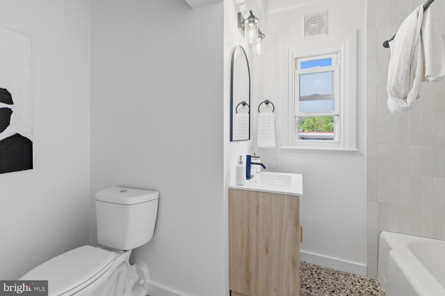 8107 Gladstone Rd Property Photo 50