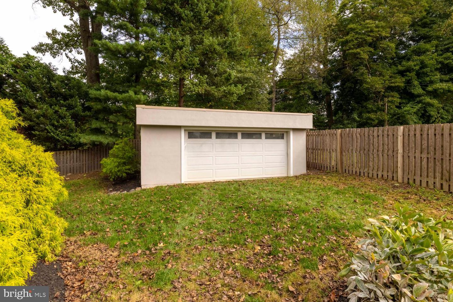 8107 Gladstone Rd Property Photo 54