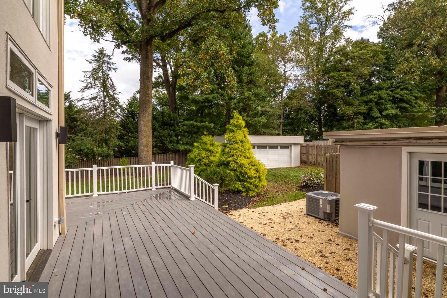 8107 Gladstone Rd Property Photo 57