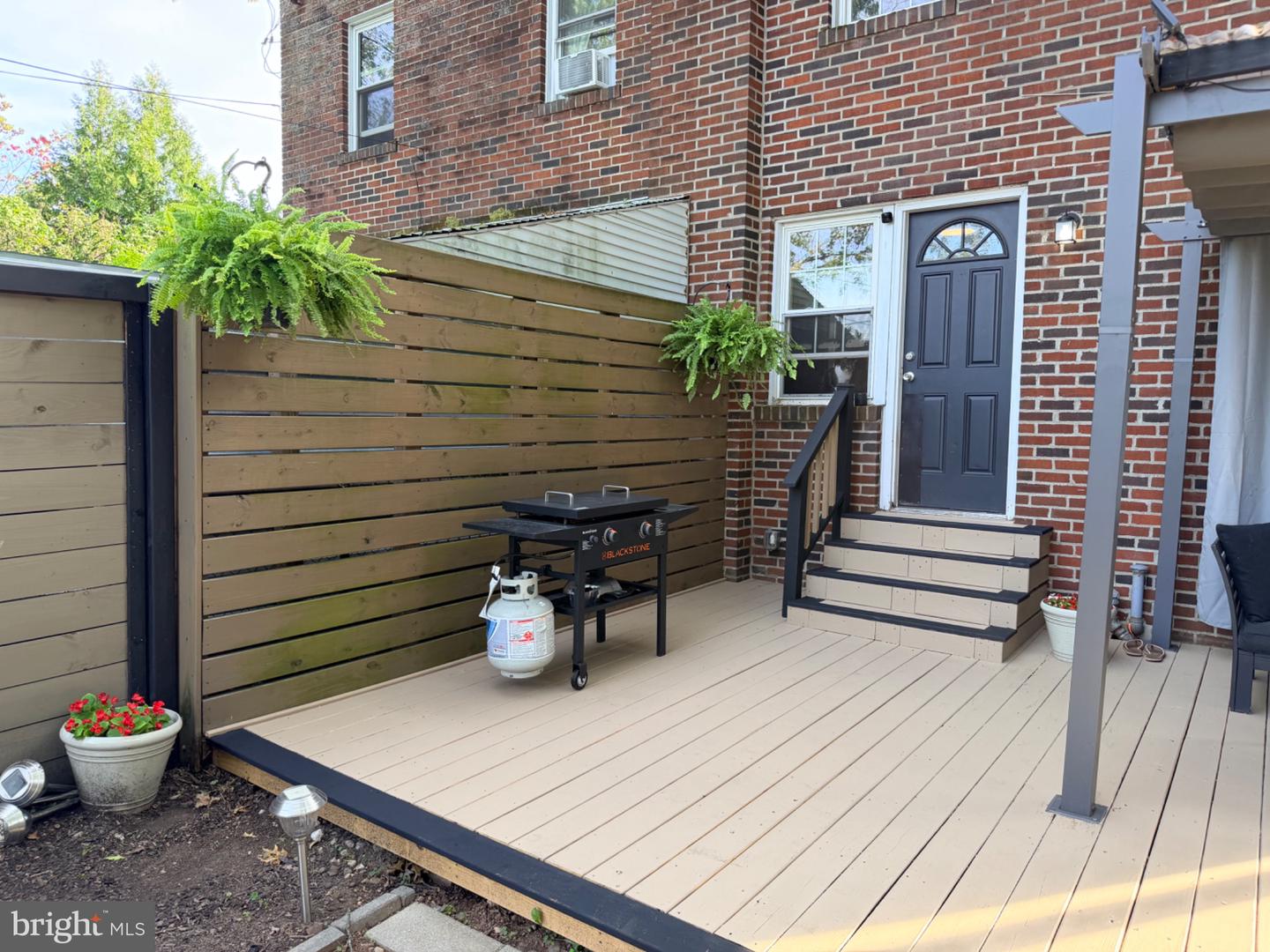 1051 Birch St # Property Photo 7