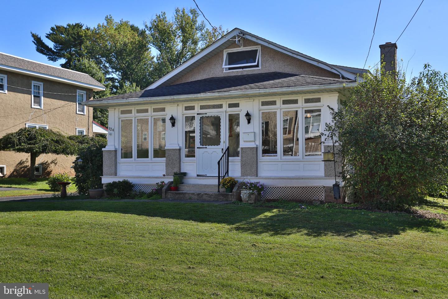 124 W 5TH AVE # Property Photo 1