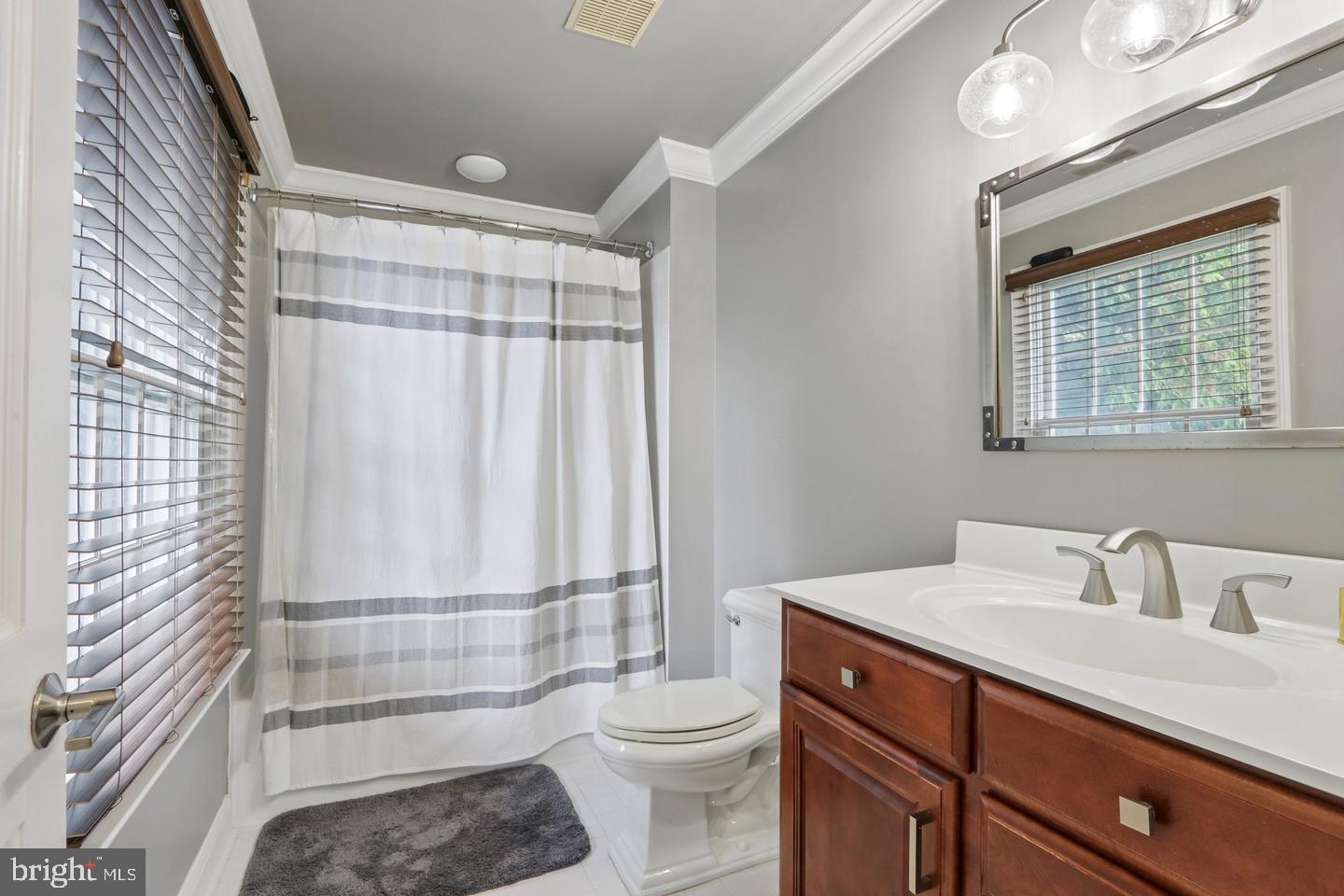 209 E Welsh Rd Property Photo 50