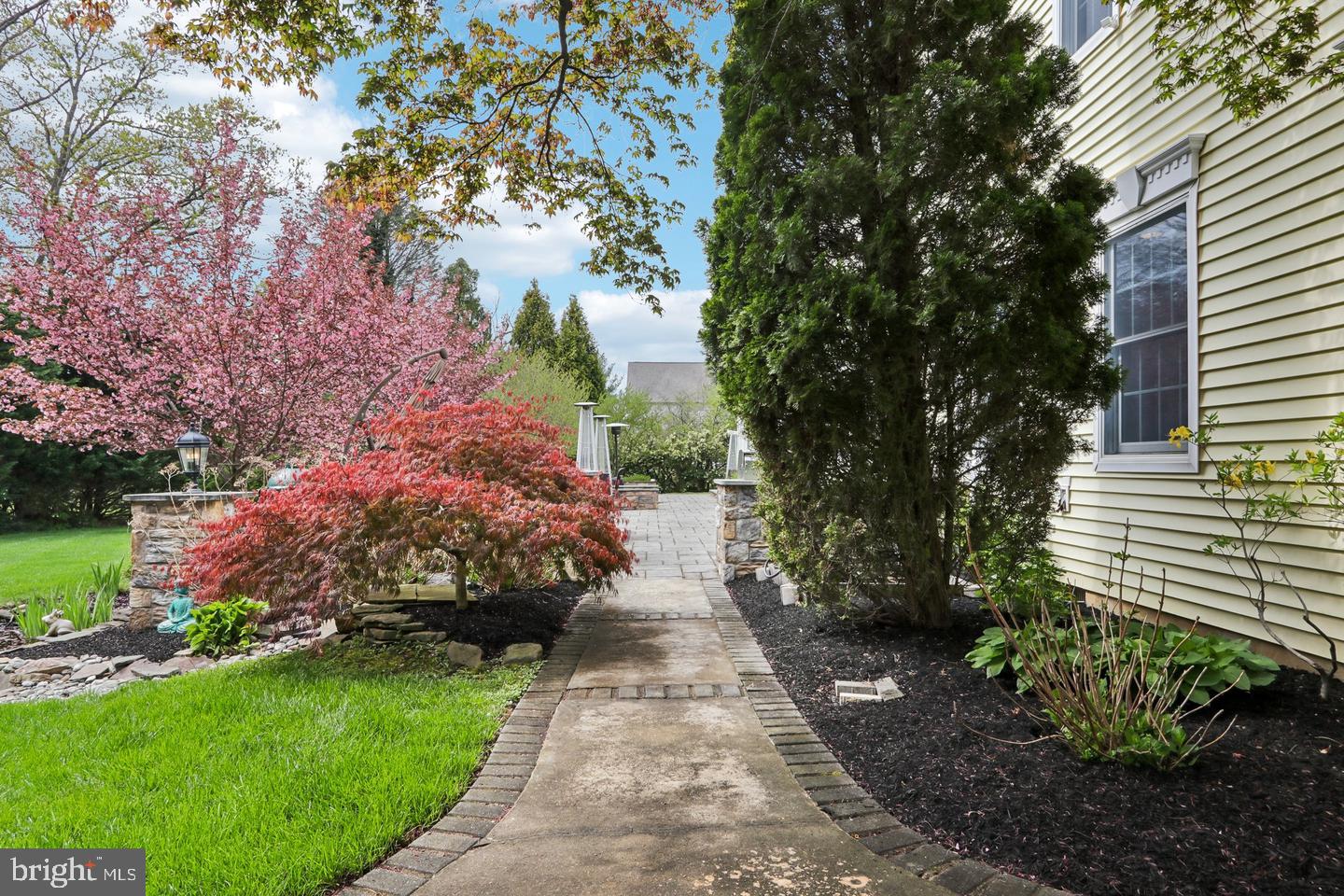 209 E Welsh Rd Property Photo 63