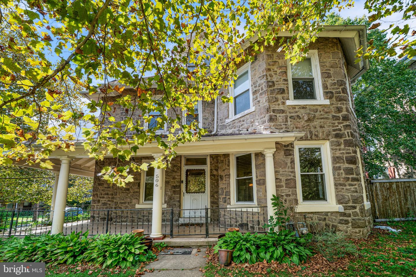 506 Trinity Pl Property Photo 3