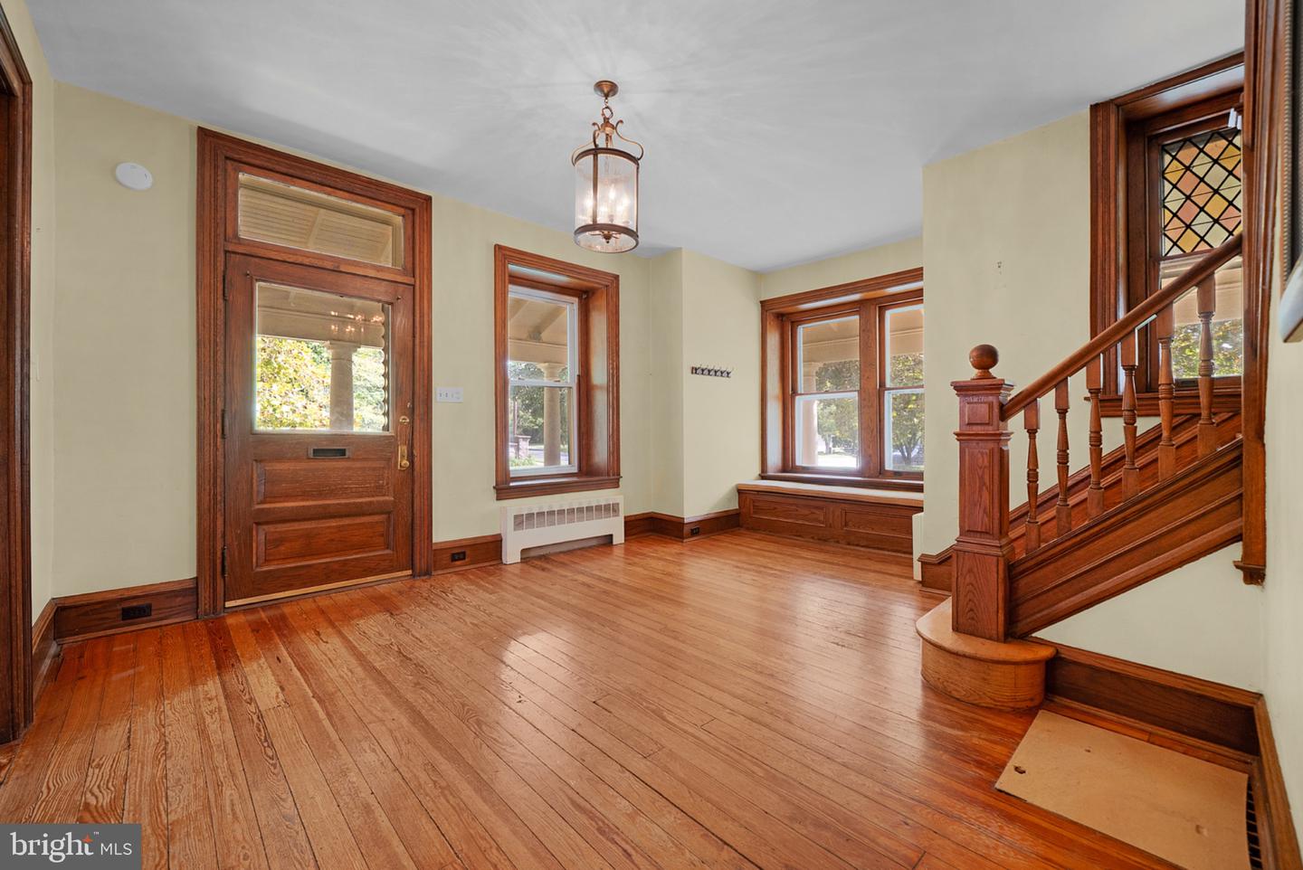 506 Trinity Pl Property Photo 9