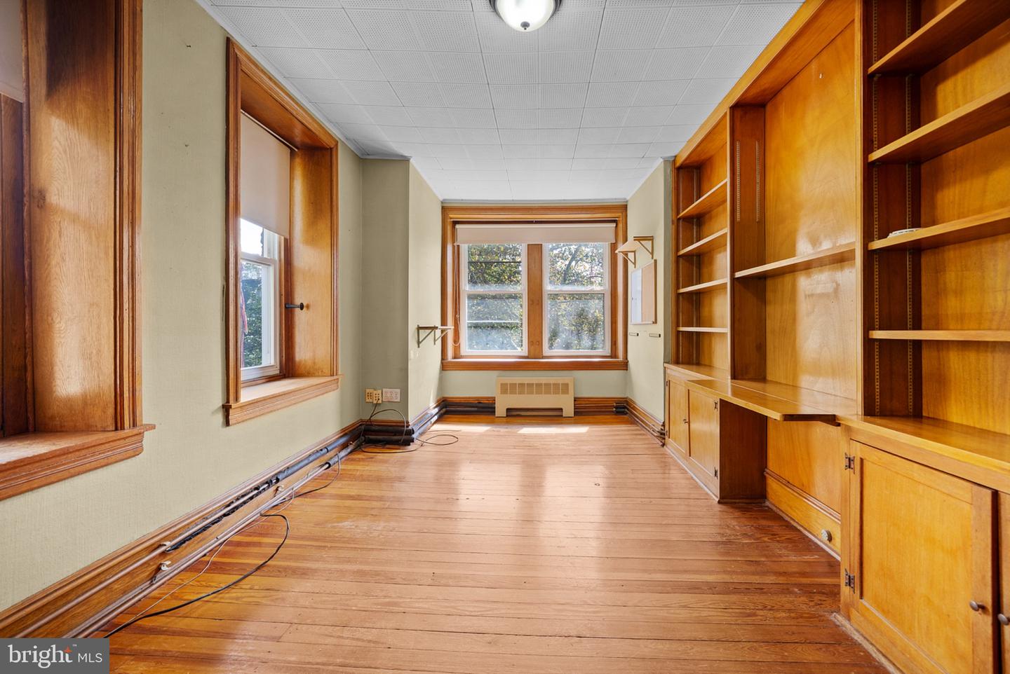 506 Trinity Pl Property Photo 36