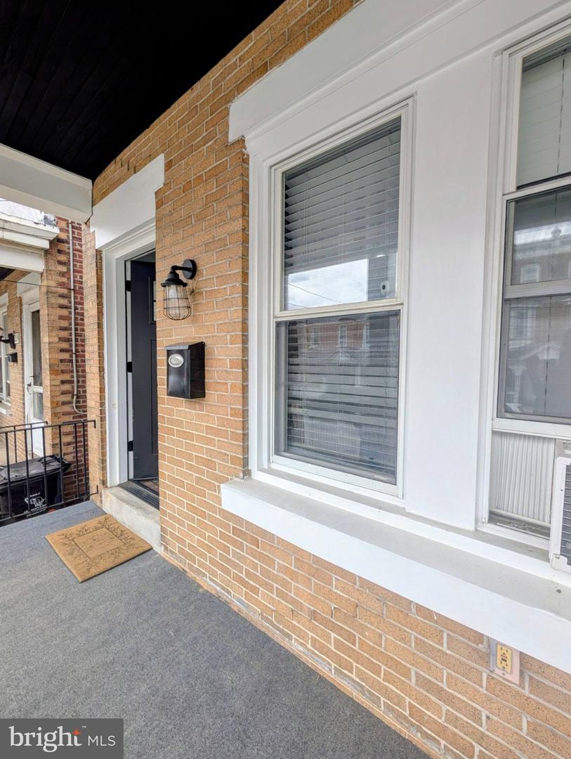 211 Chain St Property Photo 3