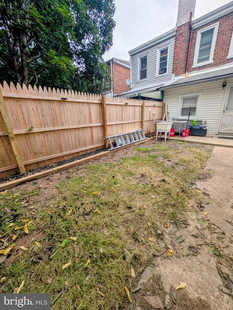 211 Chain St Property Photo 23