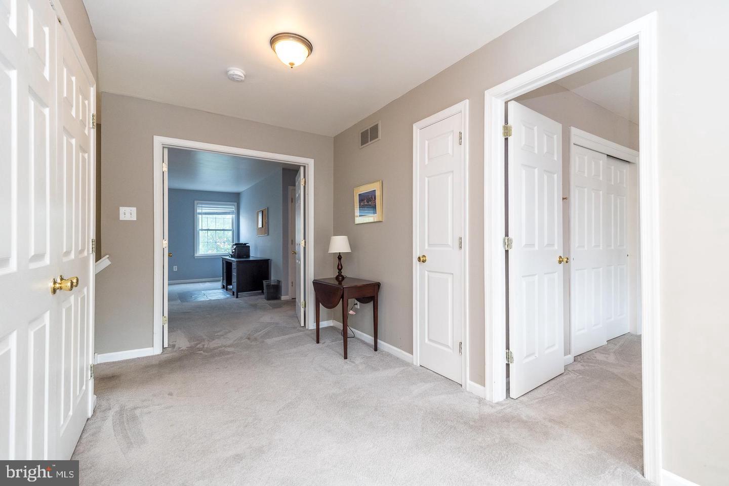 101 Oxford Ct #143 Property Photo 13