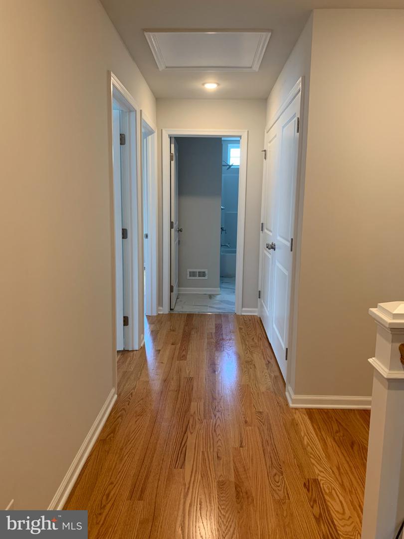 327 W Maple Ave #2 Property Photo 8