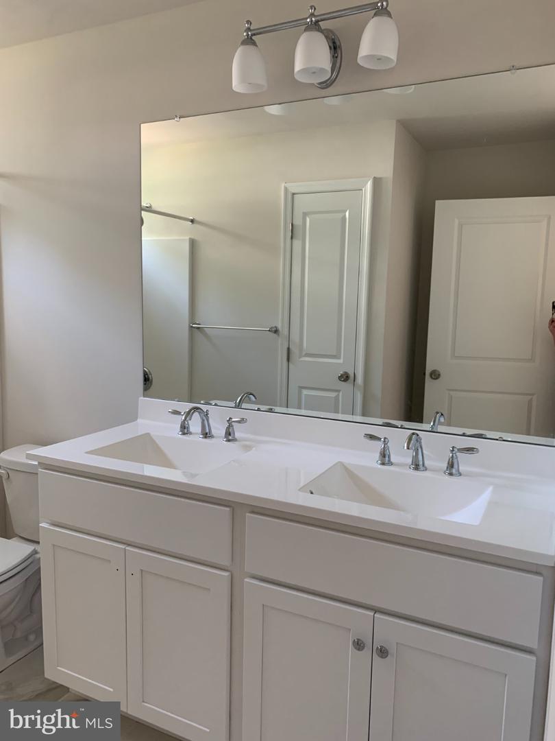 327 W Maple Ave #2 Property Photo 12