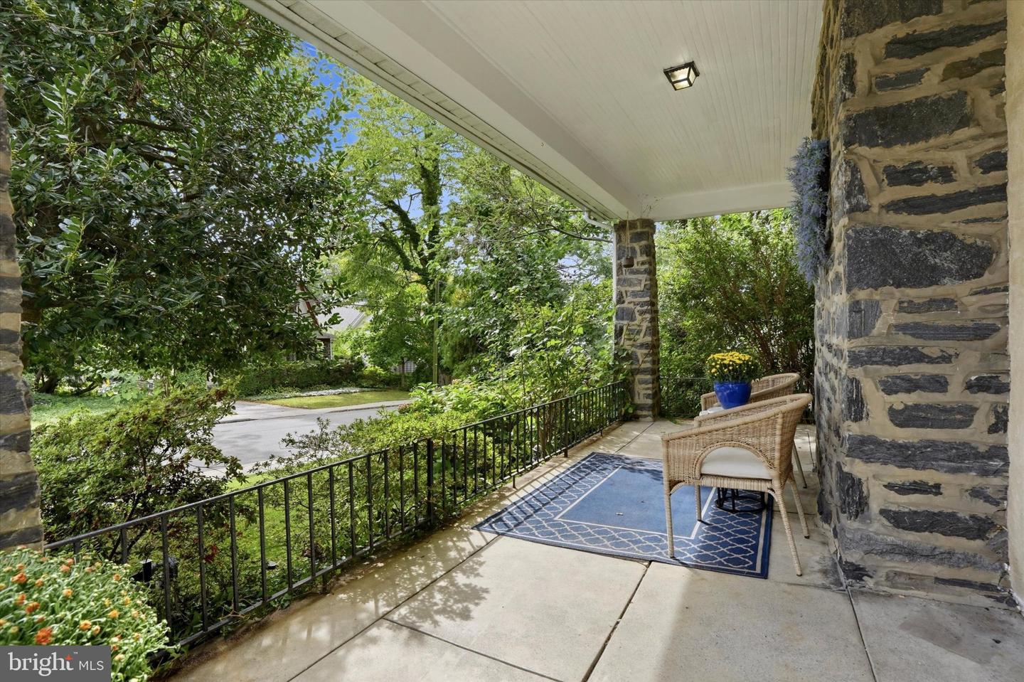 116 Saint Pauls Rd Property Photo 2