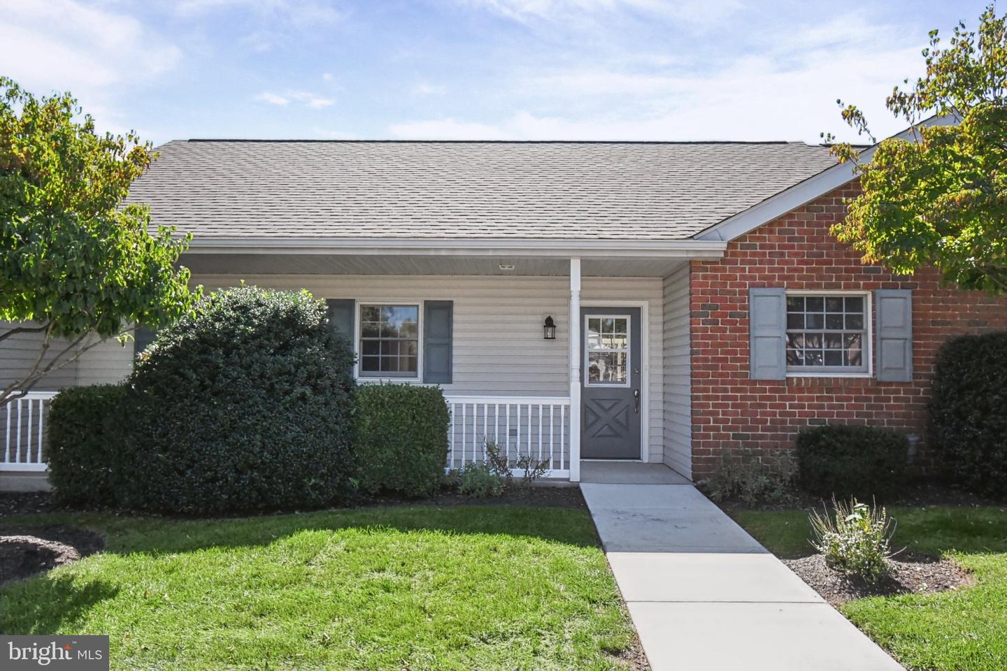 2461 E High St #cre Property Photo 1
