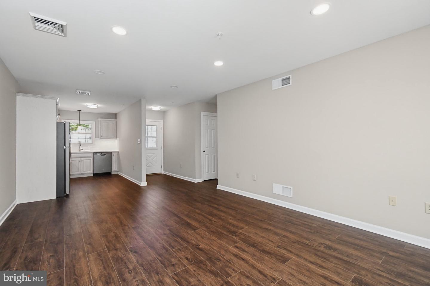 2461 E High St #cre Property Photo 12