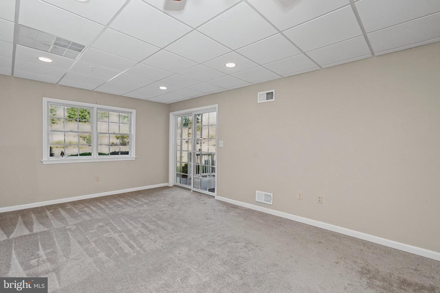 2461 E High St #li Property Photo 6