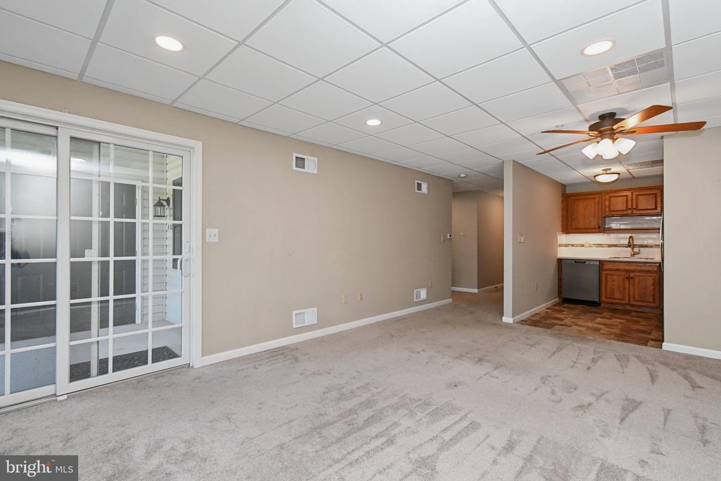 2461 E High St #li Property Photo 8