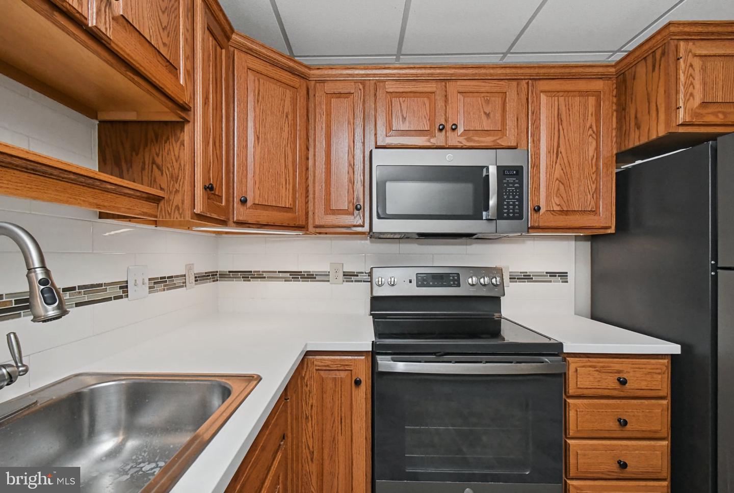 2461 E High St #li Property Photo 11
