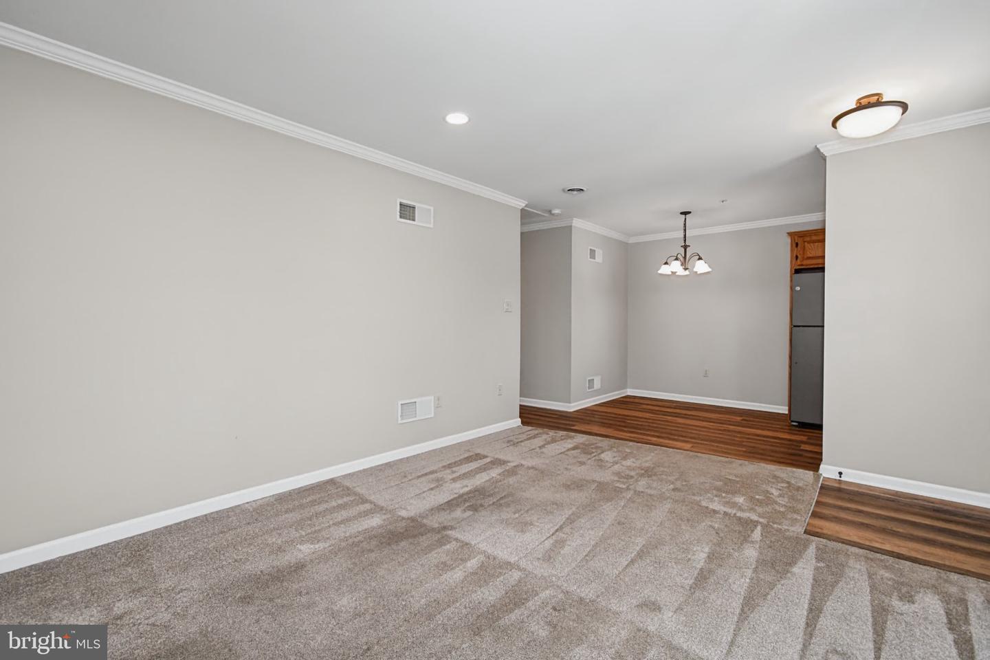2461 E High St #hi Property Photo 3