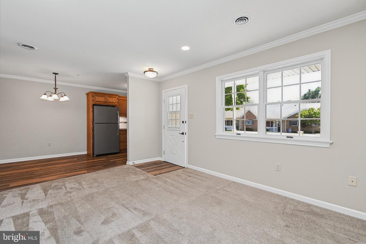 2461 E High St #hi Property Photo 4