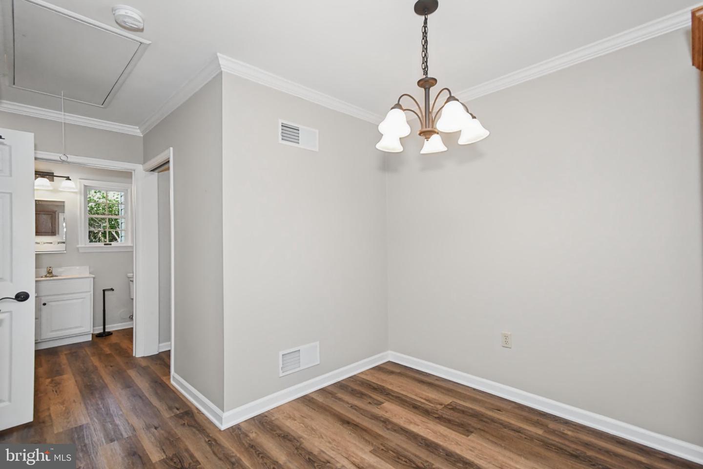 2461 E High St #hi Property Photo 7