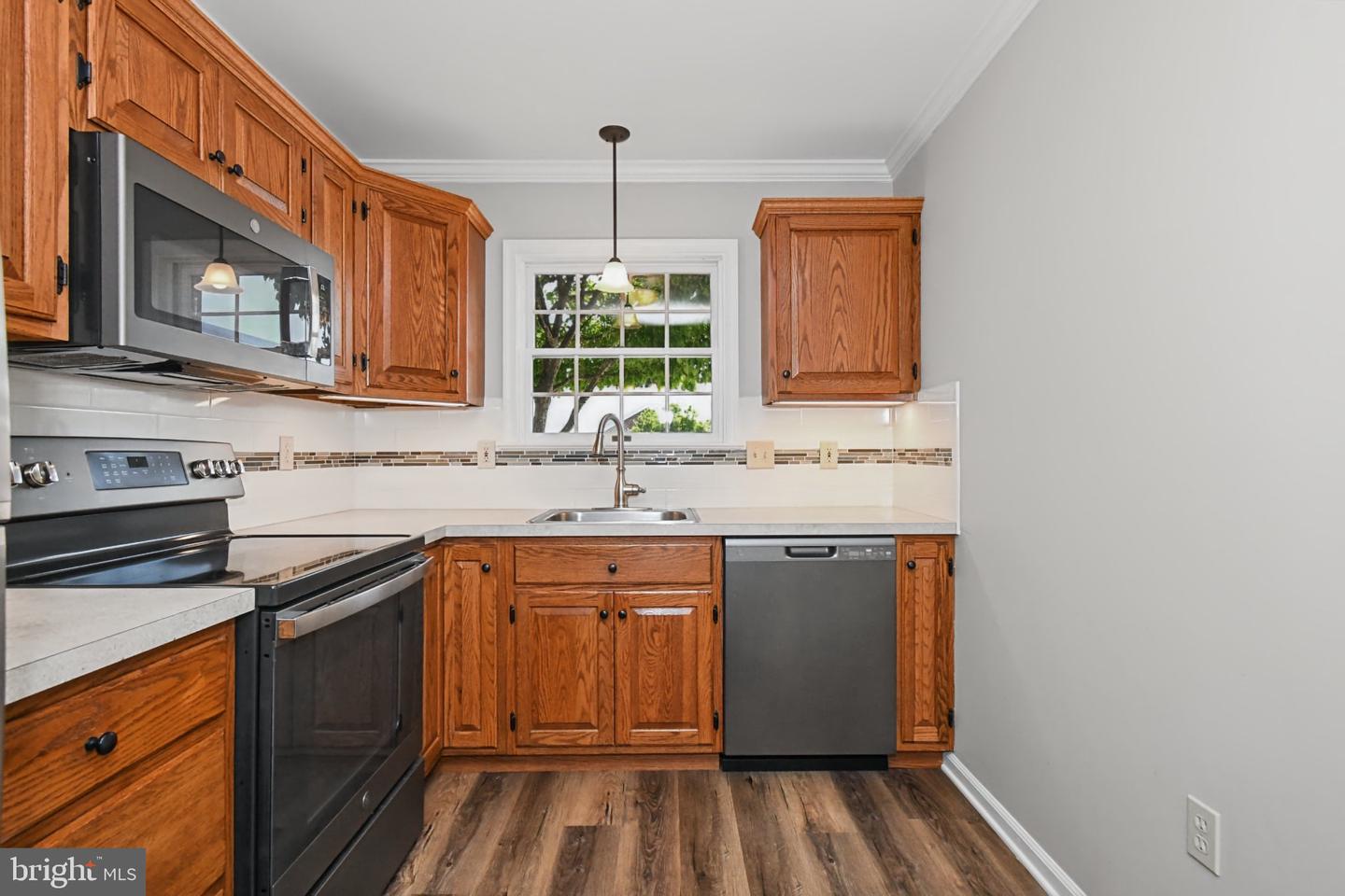 2461 E High St #hi Property Photo 9