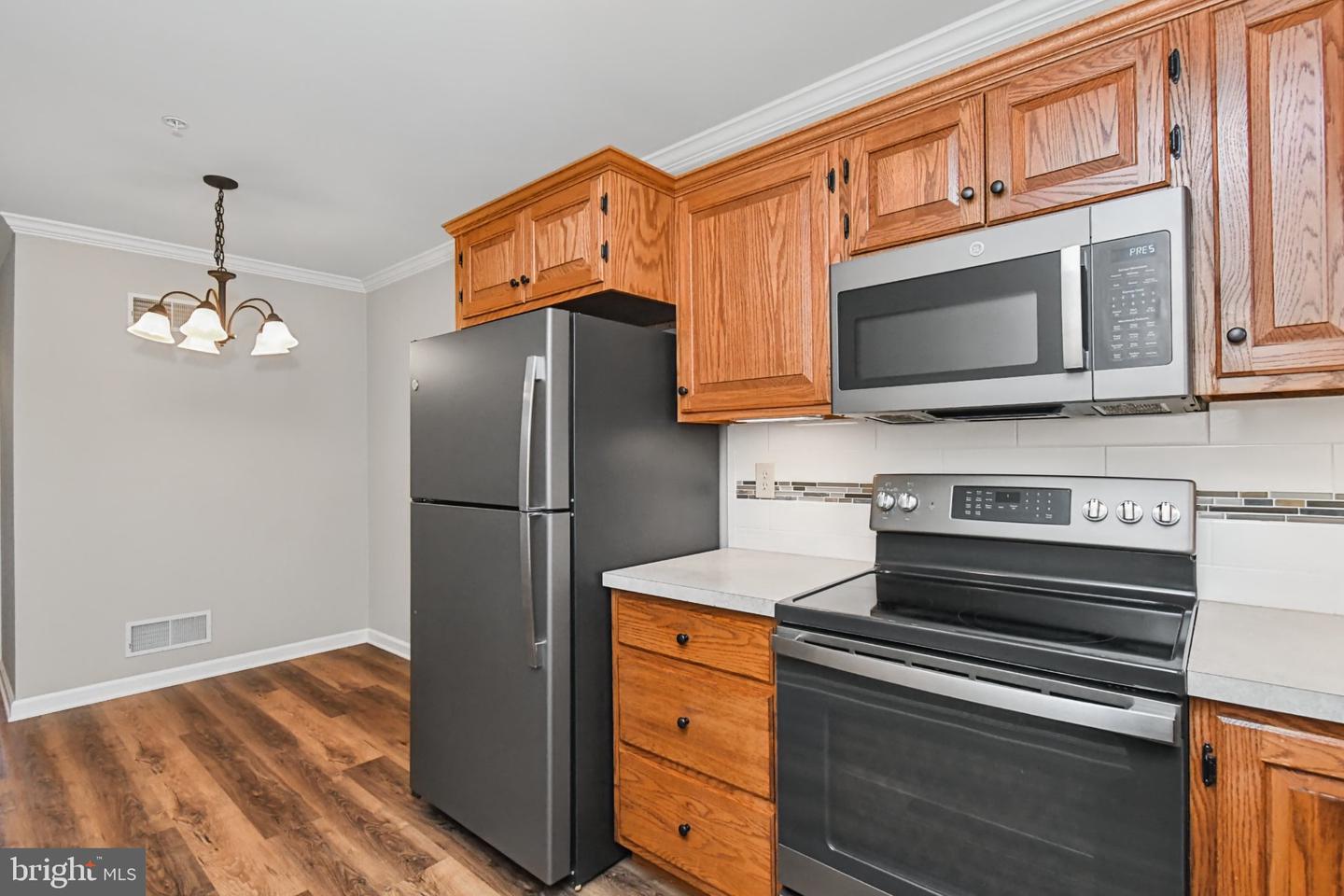 2461 E High St #hi Property Photo 10