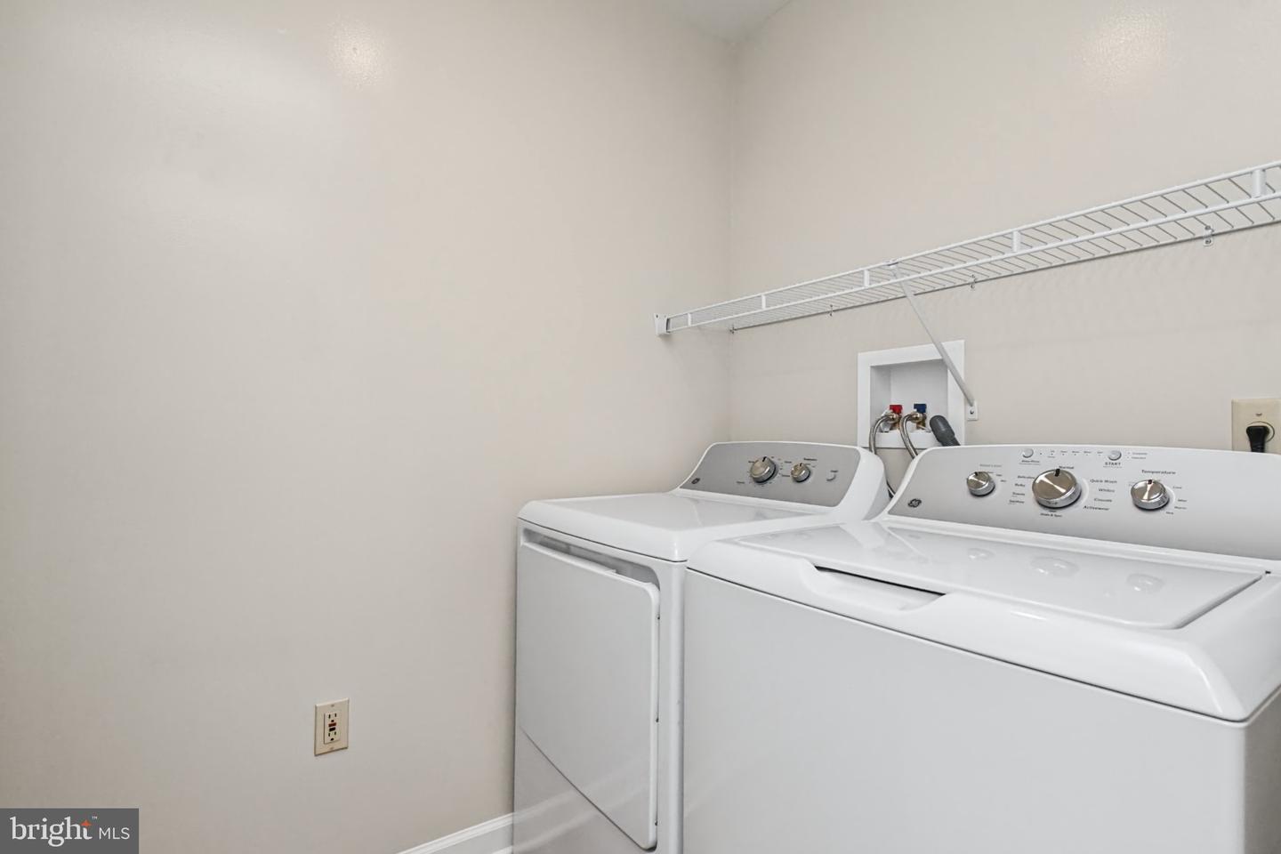 2461 E High St #hii Property Photo 13