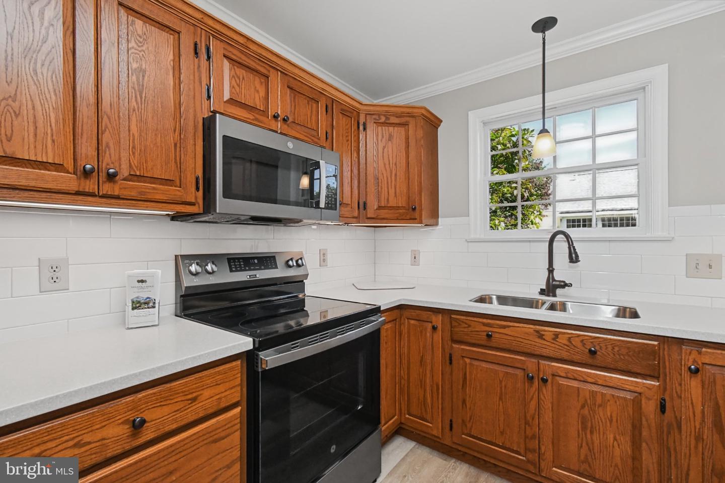 2461 E High St #hii Property Photo 15