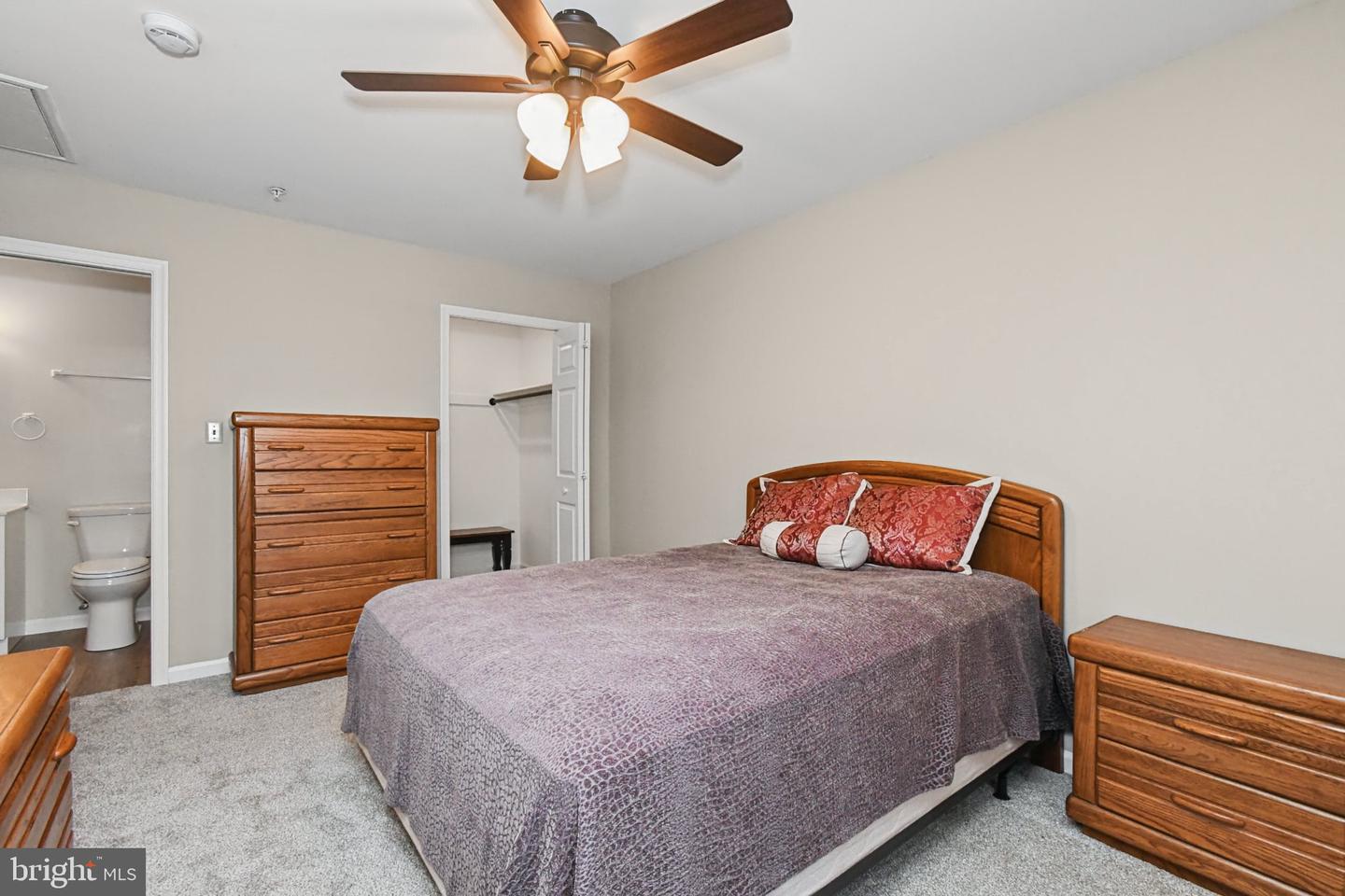 2461 E High St #hii Property Photo 19