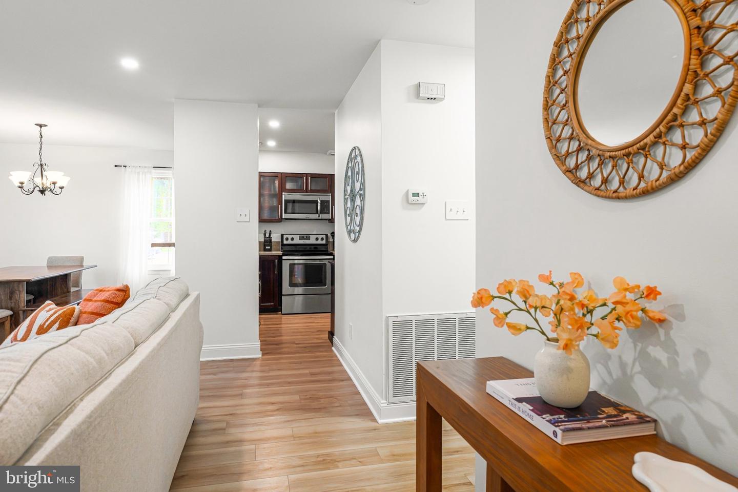 8 Woodbine Ct Property Photo 4