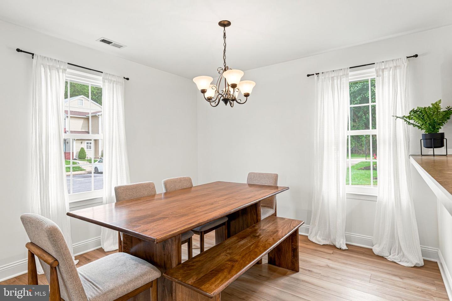 8 Woodbine Ct Property Photo 9